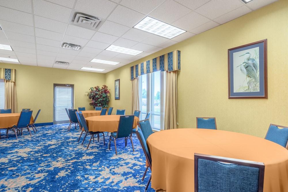 Holiday Inn Express Cambridge By Ihg Εξωτερικό φωτογραφία