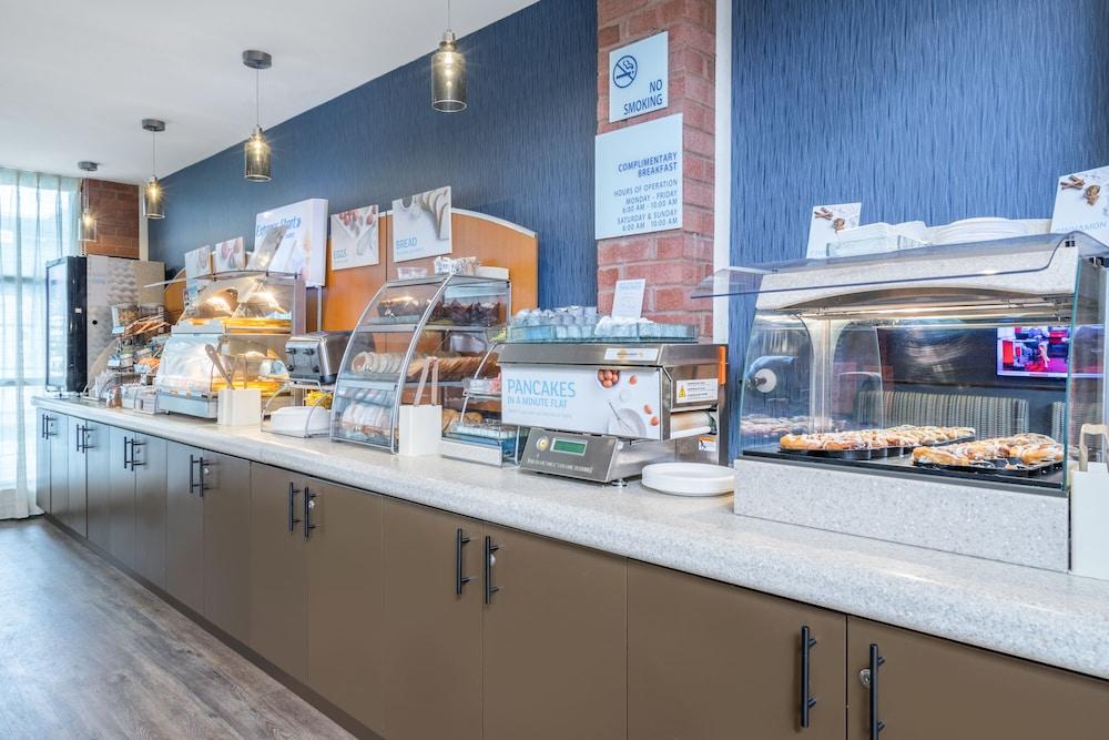 Holiday Inn Express Cambridge By Ihg Εξωτερικό φωτογραφία
