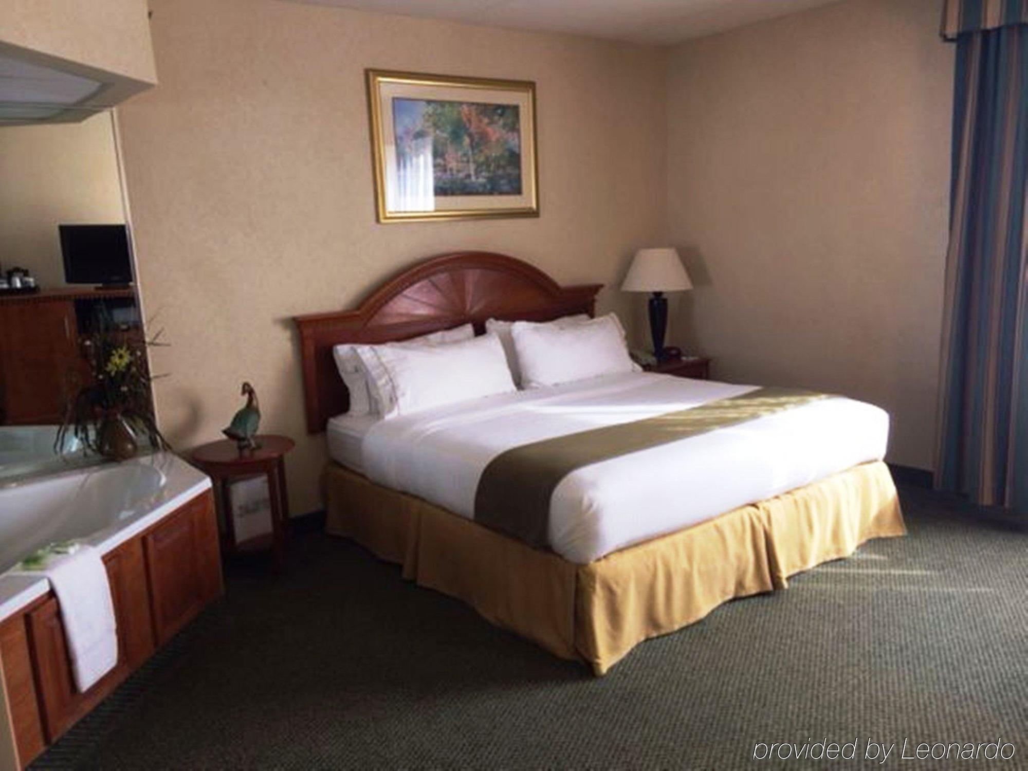 Holiday Inn Express Cambridge By Ihg Εξωτερικό φωτογραφία