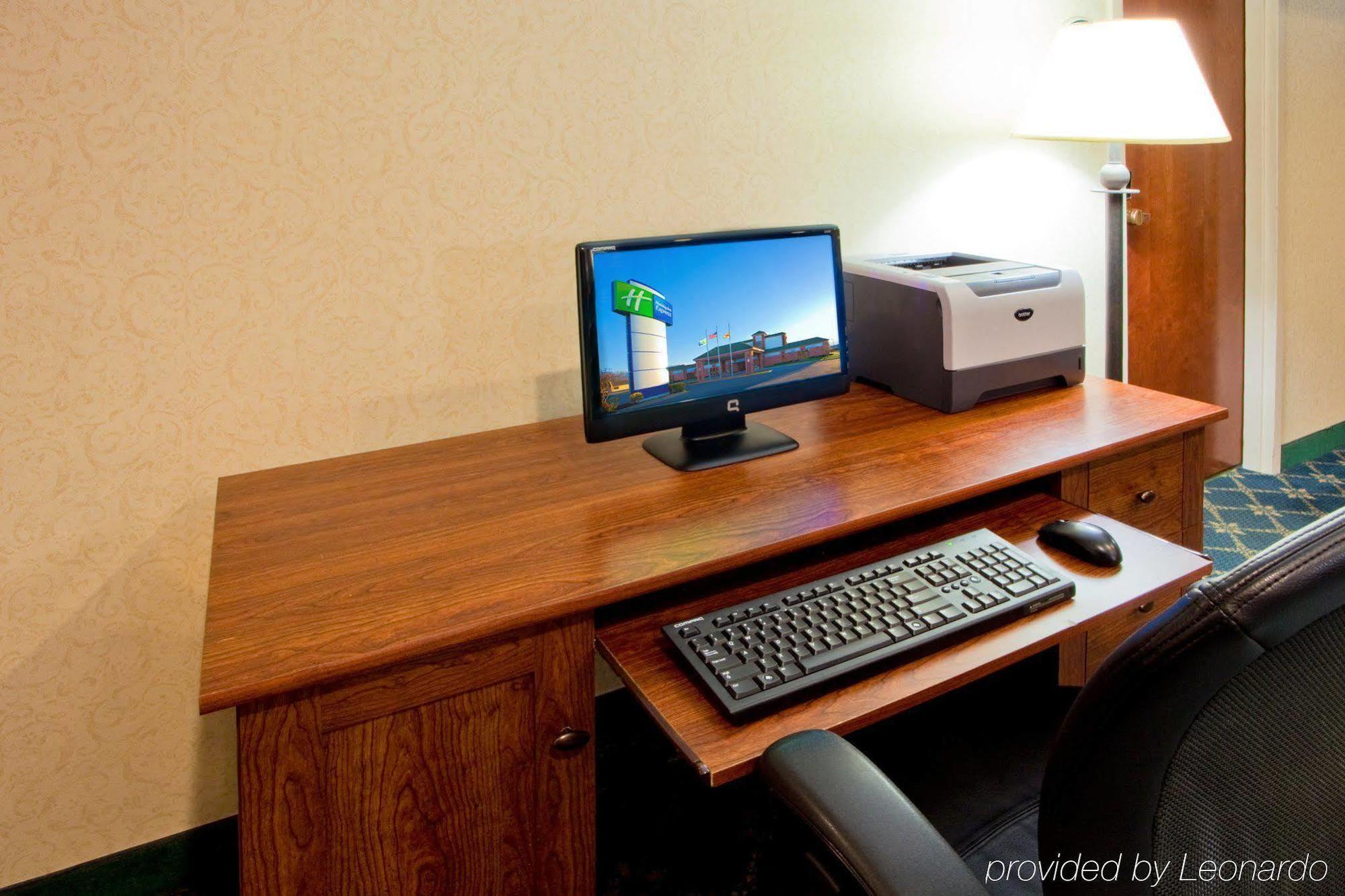 Holiday Inn Express Cambridge By Ihg Εξωτερικό φωτογραφία